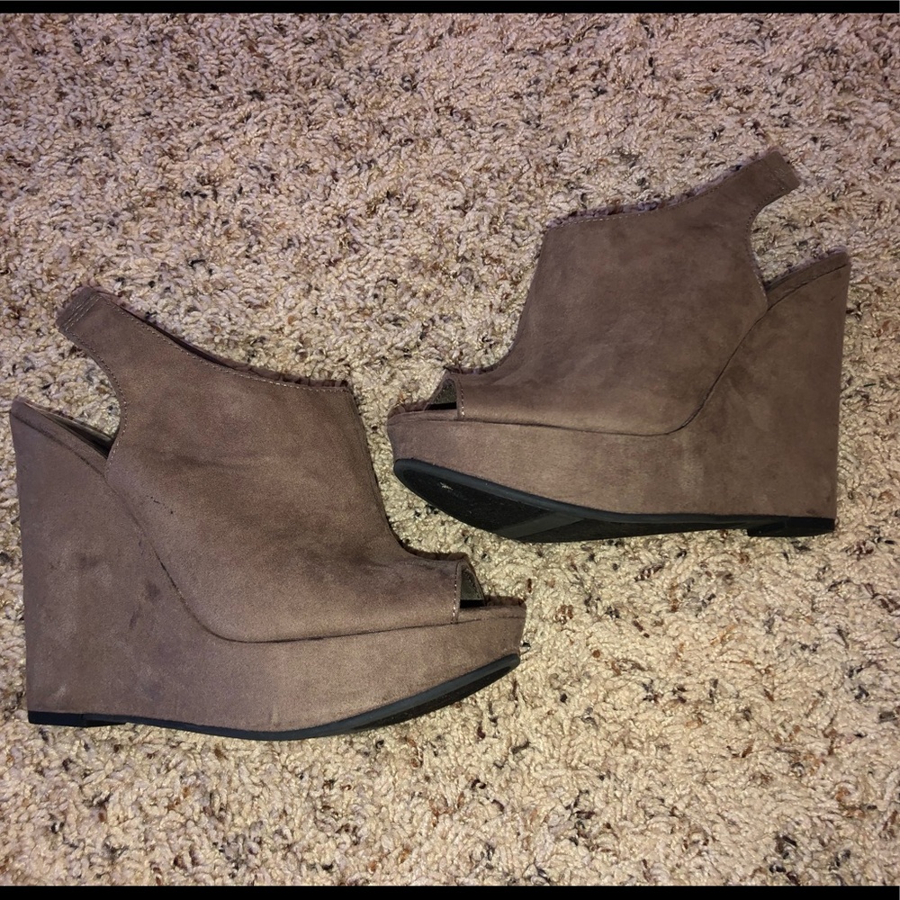 Carlos Santana Wedges